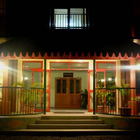 Hotel Elisa Апіа Екстер'єр фото