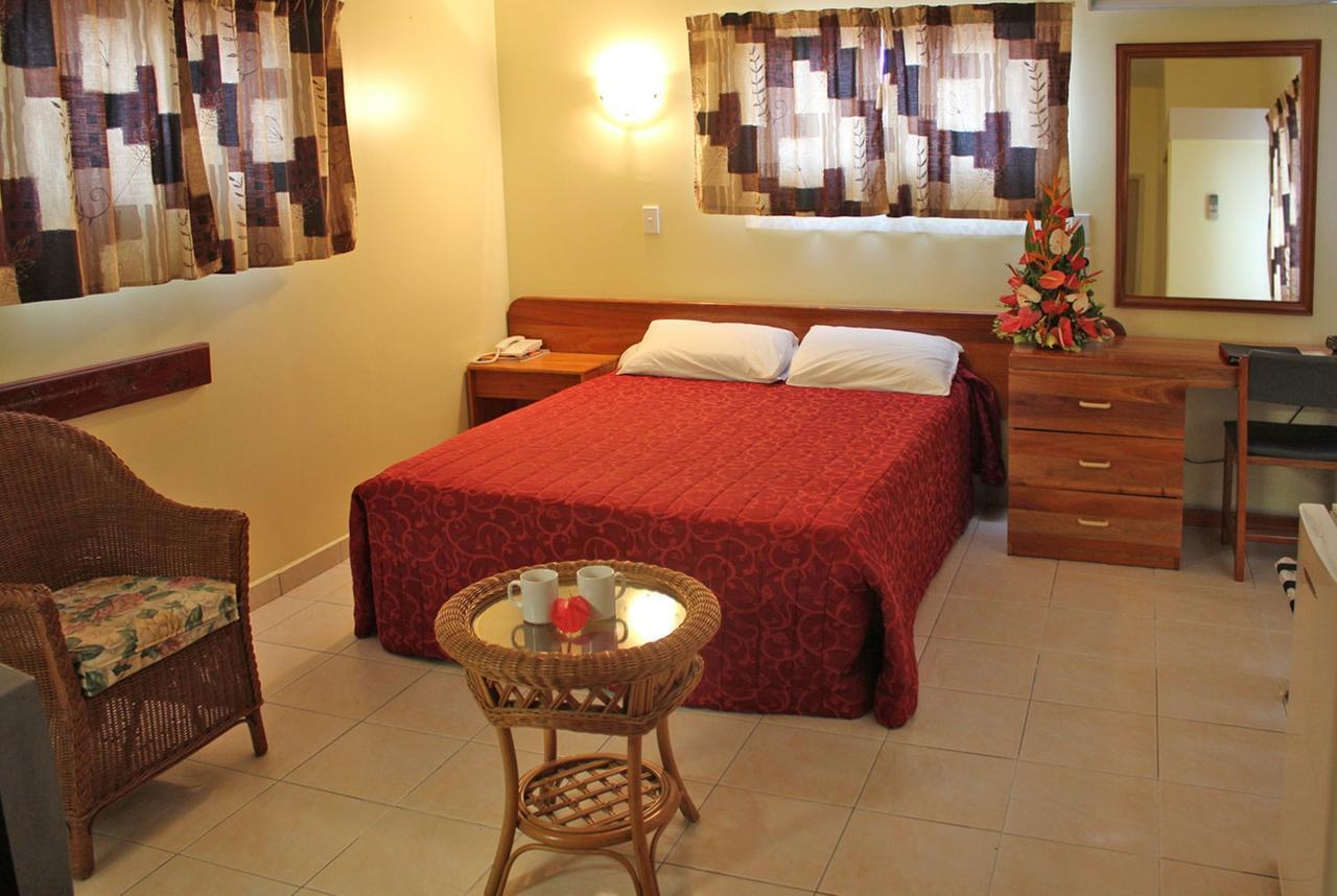 Hotel Elisa Апіа Екстер'єр фото