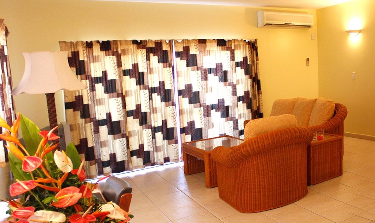 Hotel Elisa Апіа Екстер'єр фото