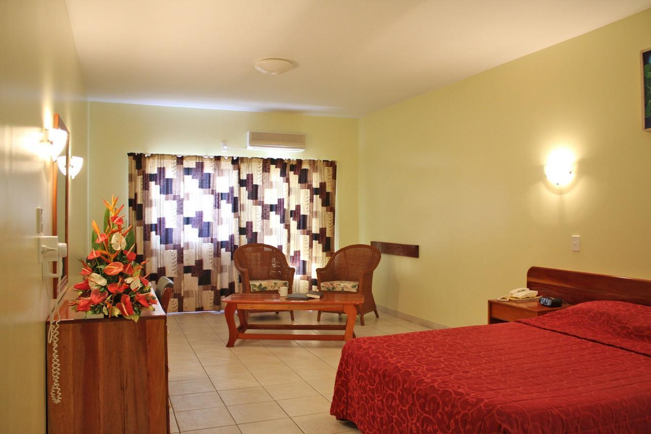 Hotel Elisa Апіа Екстер'єр фото