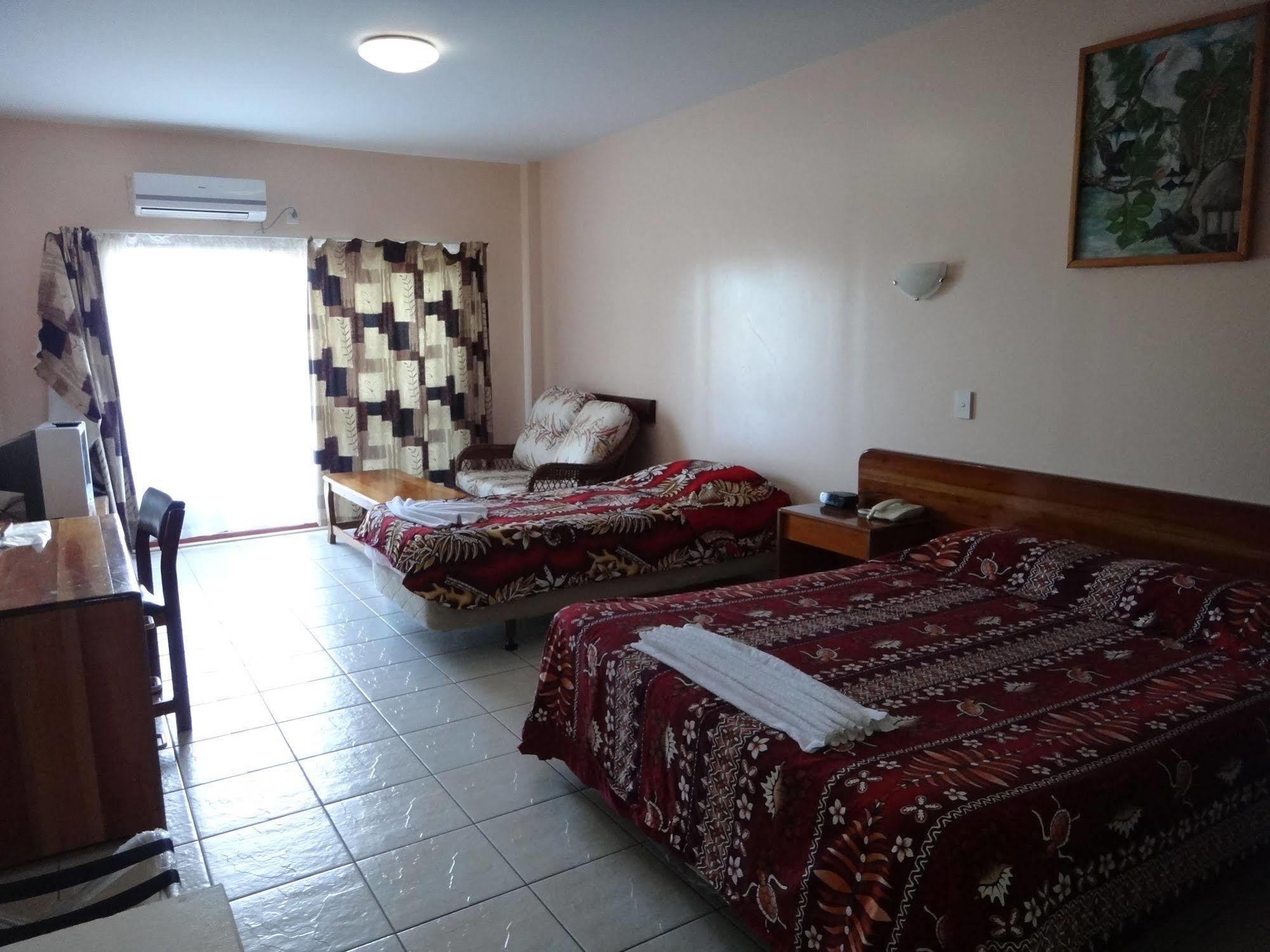 Hotel Elisa Апіа Екстер'єр фото