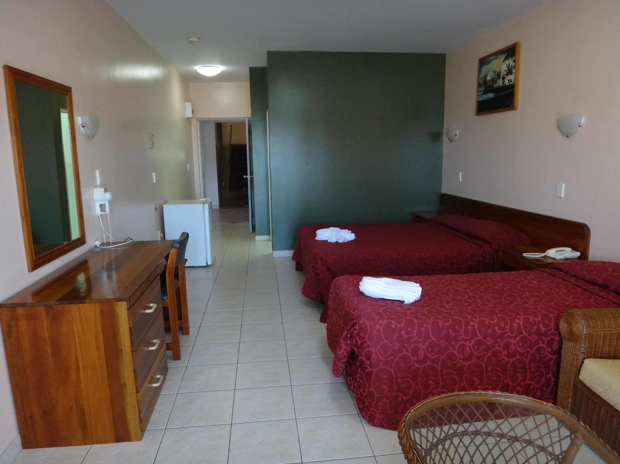 Hotel Elisa Апіа Екстер'єр фото