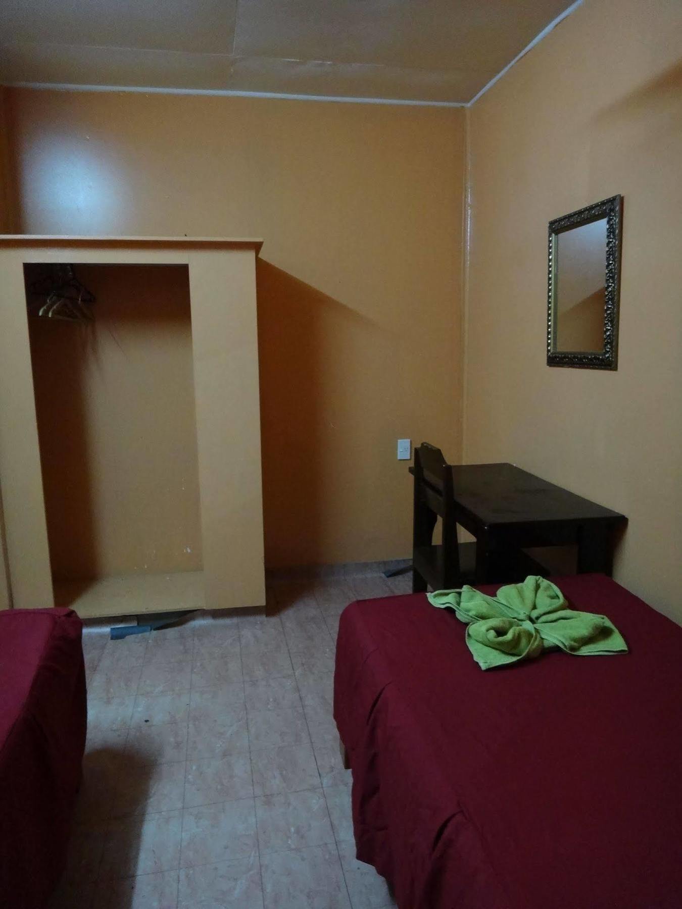 Hotel Elisa Апіа Екстер'єр фото