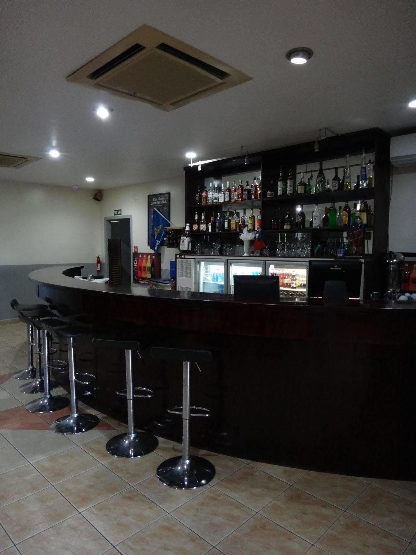 Hotel Elisa Апіа Екстер'єр фото